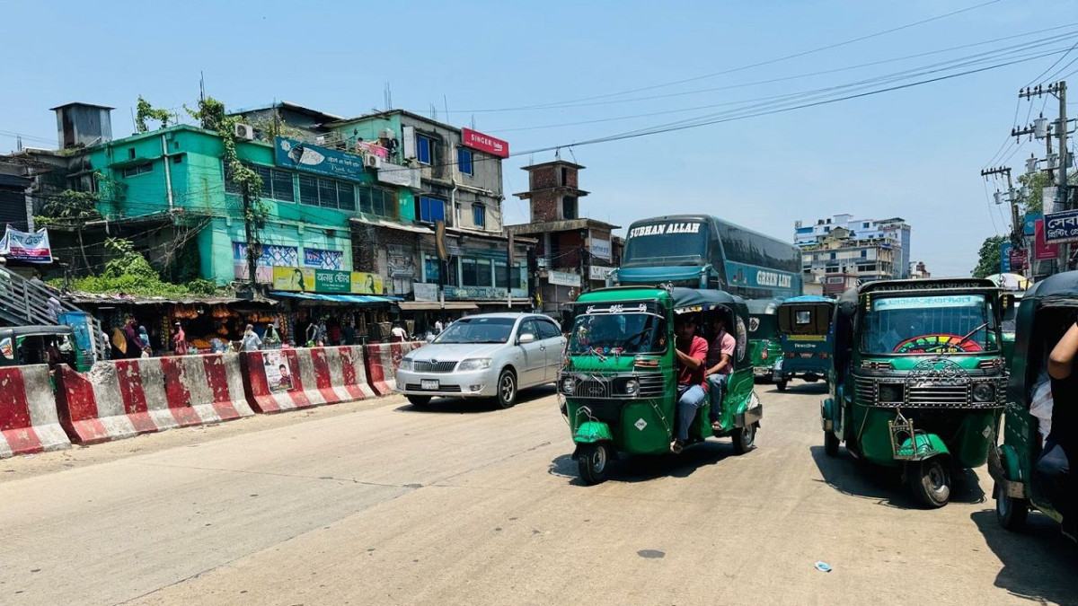 চলন্ত সিএনজিতে দরবেশ সেজে বৃদ্ধার স্বর্ণালংকার ছিনতাই