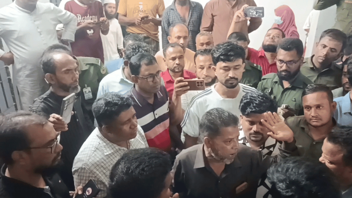 নোয়াখালীতে হামে আক্রান্ত শিশুর মৃত্যু, হাসপাতালে ভাঙচুর