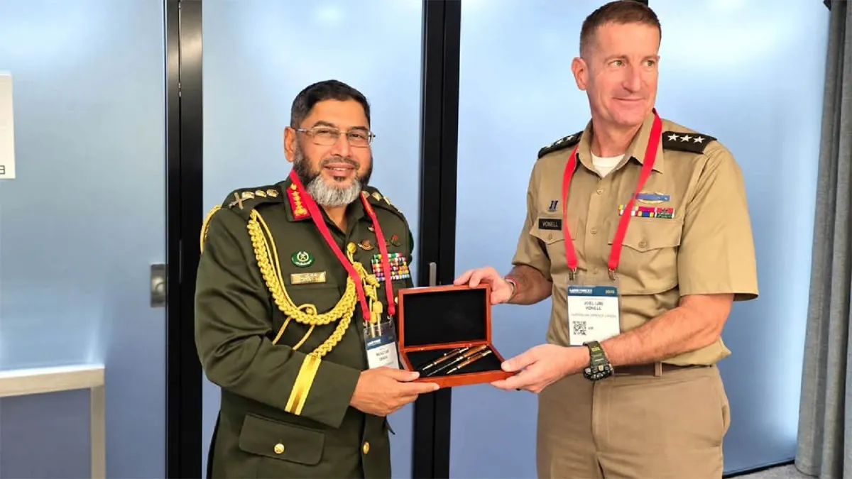 যুক্তরাষ্ট্র ও অস্ট্রেলিয়ার সেনাবাহিনীর ঊর্ধ্বতন কর্মকর্তাদের সাথে সেনাবাহিনী প্রধানের বৈঠক