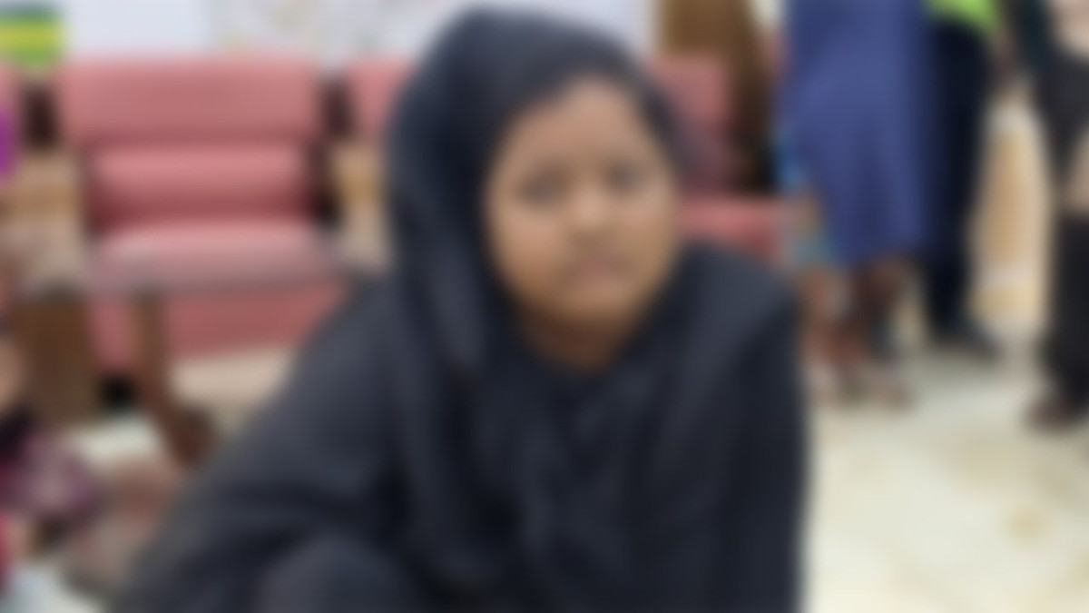 ফ্যামিলি কার্ড করে দেয়ার নামে প্রতারণার অভিযোগে নারী আটক