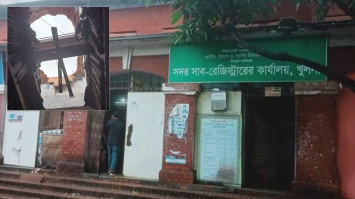 খুলনায় সাব-রেজিস্ট্রারকে তুলে নেয়ার অভিযোগ
