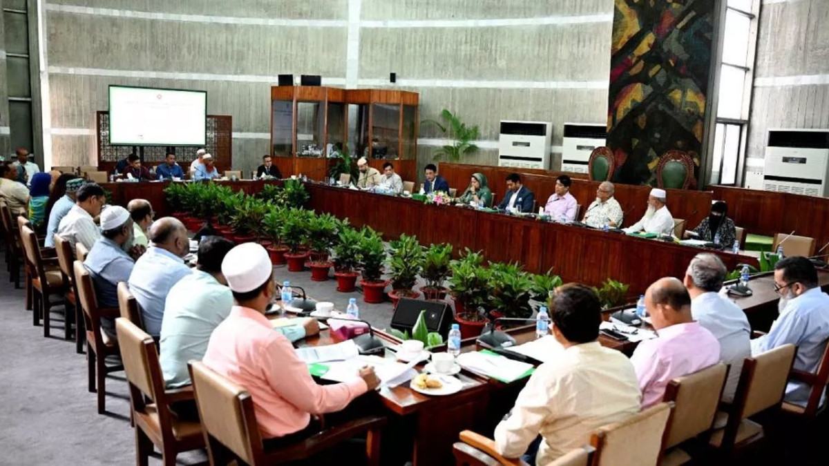 প্রাথমিক বিদ্যালয়ে খাবারের মান ও পুষ্টি নিশ্চিতের সুপারিশ সংসদীয় স্থায়ী কমিটির