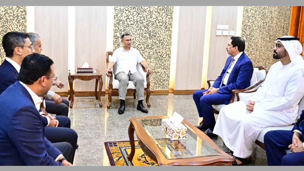 প্রধানমন্ত্রীর সাথে ডিপি ওয়ার্ল্ডের চেয়ারম্যানের সাক্ষাৎ