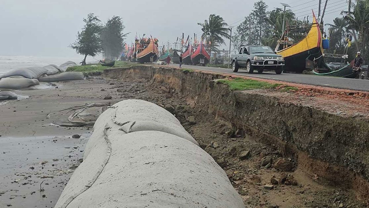 Another landslide on Marine Drive