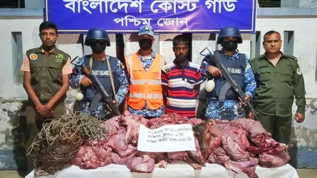সুন্দরবনে হরিণের গোশতসহ শিকারি আটক করেছে কোস্ট গার্ড