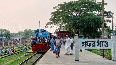 গফরগাঁওয়ে ট্রেনে ইঞ্জিনের ধাক্কায় শ্রমিক নিহত