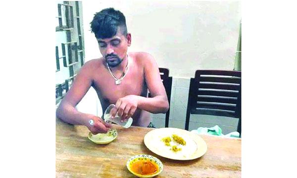 ঢাবিতে মানসিক ভারসাম্যহীন যুবককে পিটিয়ে হত্যা