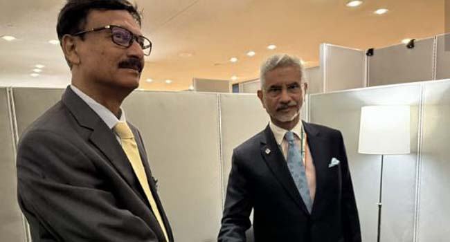 নিউইয়র্কে তৌহিদ হোসেনের সাথে জয়শঙ্কর বৈঠক, সম্পর্ক এগিয়ে নিতে একমত