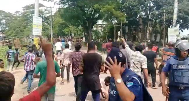 সরাইলে ২ গ্রামবাসীর মধ্যে সংঘর্ষ, আহত শতাধিক