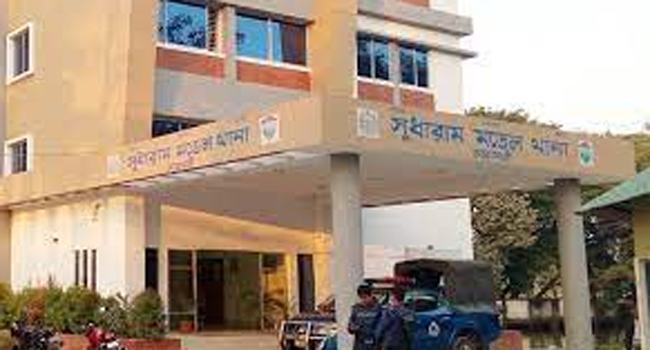 মোবাইল চালাতে নিষেধ করায় স্কুলছাত্রীর আত্মহত্যা