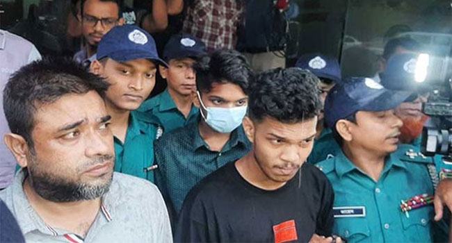 নেচে-গেয়ে যুবককে পিটিয়ে হত্যা : ৩ ‘খুনি’ গ্রেফতার