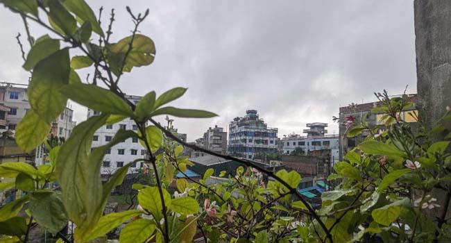 কখনো বৃষ্টি ঝরবে, কখনো মেঘ জমে থমকে থাকবে আকাশ