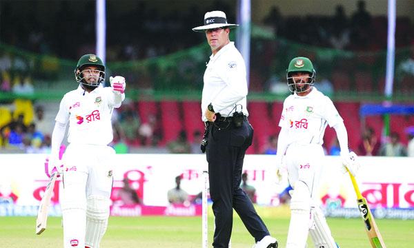 বৃষ্টিতে প্রথম দিনে ৩৫ ওভার খেলা