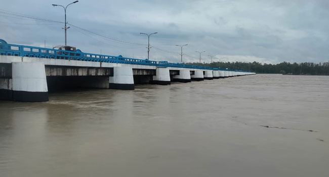 তিস্তার পানি বিপৎসীমা ছুঁই ছুঁই