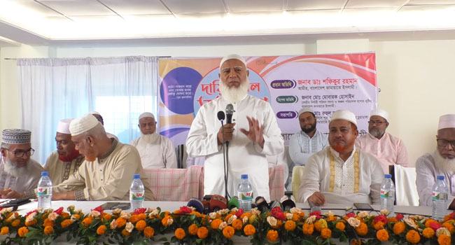 সরকার যেন জাতির প্রত্যাশার বাহিরে কাজ না করে : জামায়াত আমির