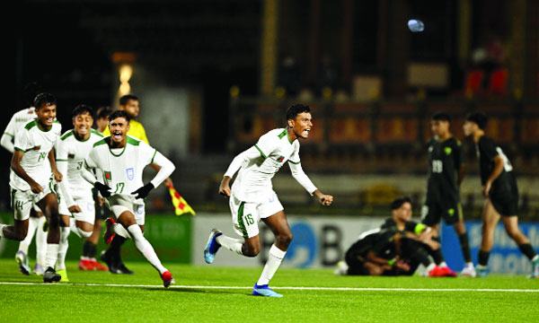 পাকিস্তানকে হারিয়ে ফাইনালে বাংলাদেশ