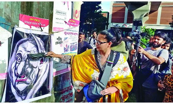 শেখ হাসিনার জন্মদিনে ঢাবি ও জাবিতে জুতা নিক্ষেপ