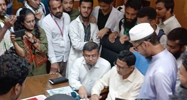 বিক্ষোভের মুখে শেবাচিম পরিচালকের পদত্যাগ