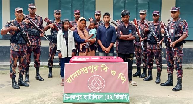 বিরল সীমান্তে অবৈধভাবে ভারতে যাওয়ার সময় আটক ৫