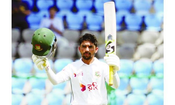 মুমিনুলের দুর্দান্ত সেঞ্চুরি