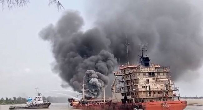জাহাজে ৩ জনের মৃত্যু : বিস্ফোরণের কারণ জানা গেল
