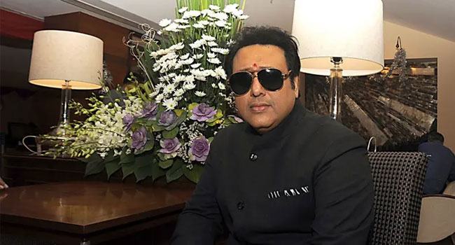 নিজের বন্দুকের গুলিতে আহত বলিউডের গোবিন্দ