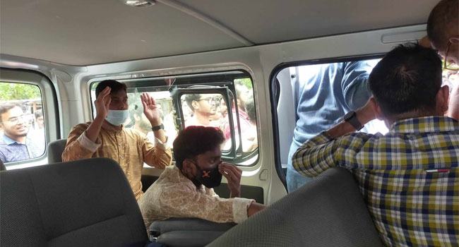 ক্যাম্পাসে এসে তোপের মুখে ২ ছাত্রলীগ নেতা
