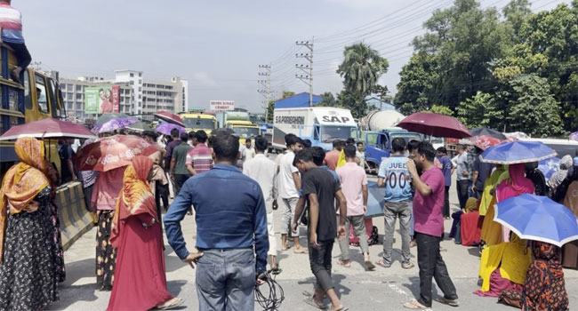 গাজীপুরে চাকরিসহ বিভিন্ন দাবিতে শ্রমিক বিক্ষোভ, ৪০টি কারখানা ছুটি