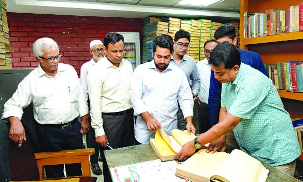 সরকারের গঠনমূলক সমালোচনাকারীদের জন্য বিটিভির দরজা খোলা থাকবে : উপদেষ্টা নাহিদ ইসলাম