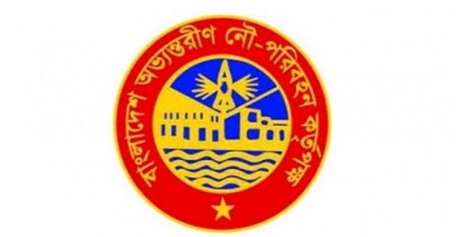 বৈরী আবহাওয়ার কারণে উপকূলীয় এলাকায় নৌযান চলাচল বন্ধ