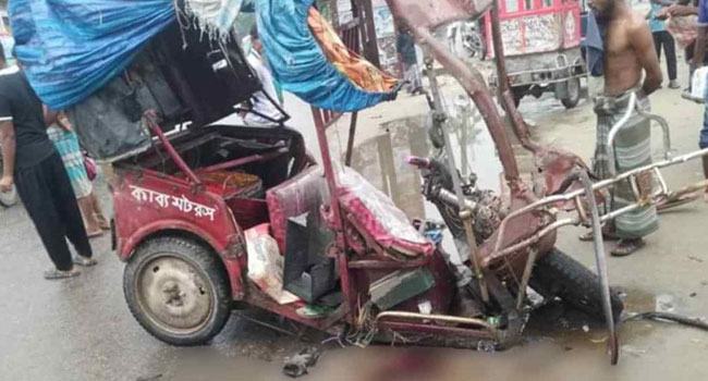 জামালপুরে সড়ক দুর্ঘটনায় শিক্ষকসহ নিহত ৩