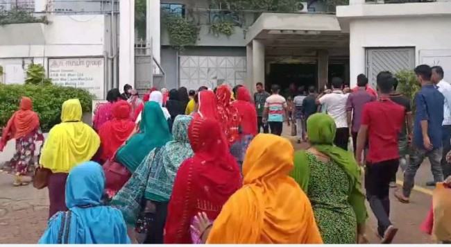 আশুলিয়ায় কাজে ফিরেছে পোশাক কারখানার শ্রমিকরা