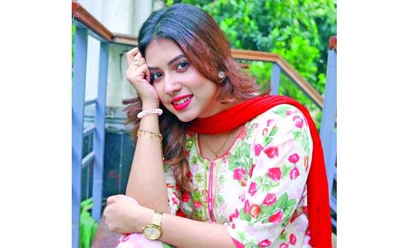 চারশত পর্বের ধারাবাহিকের দিলরুবা তিনি