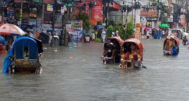 জলাবদ্ধ ঢাকায় আরো বৃষ্টির পূর্বাভাস