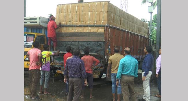 বেনাপোল বন্দর দিয়ে ২ লাখ ৩১ হাজার পিস মুরগির ডিম আমদানি