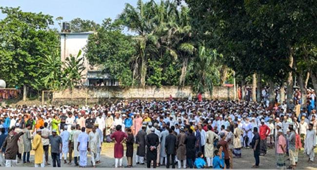 শ্রীনগরে সাবেক রাষ্ট্রপতি বদরুদ্দোজা চৌধুরীর দাফন সম্পন্ন
