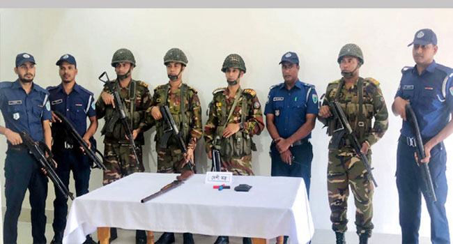 সিলেটে যৌথবাহিনীর অভিযানে বালুর নিচ থেকে আগ্নেয়াস্ত্র উদ্ধার