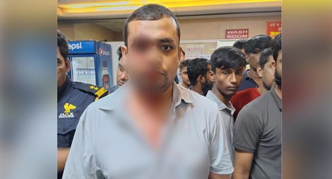 পচা খাবারের প্রতিবাদ করায় গ্রাহককে পিটিয়ে রক্তাক্ত করলো স্টার কাবাব