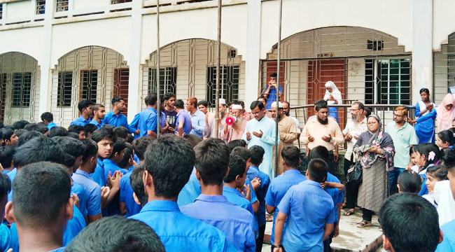 মানিকগঞ্জে ১৯ দিন পর শিক্ষার্থীদের আন্দোলন প্রত্যাহার