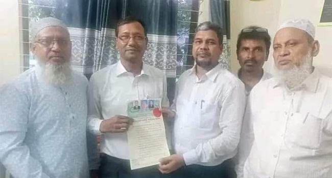 নওগাঁয় স্কুলশিক্ষকের সপরিবারে ইসলাম ধর্ম গ্রহণ