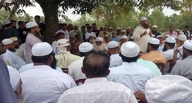 সখীপুরে মাদরাসা শিক্ষককে মারধোর করায় গ্রাম্য শালিসে জুতা পেটা