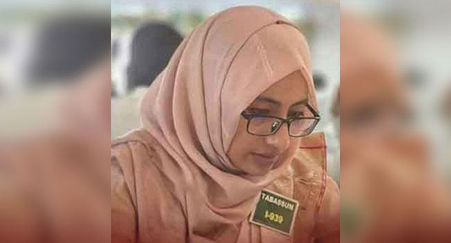 মেয়েকে নিয়ে যা বললেন বরখাস্ত উর্মির মা