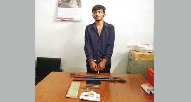 সোনারগাঁওয়ে দেশীয় অস্ত্রসহ যুবক গ্রেফতার