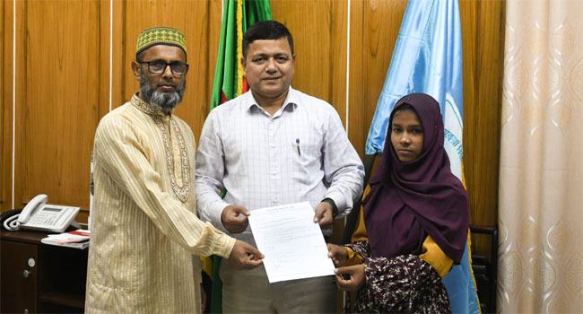 শহীদ আবু সাঈদের বোনকে চাকরি দিল রকেয়া বিশ্ববিদ্যালয়