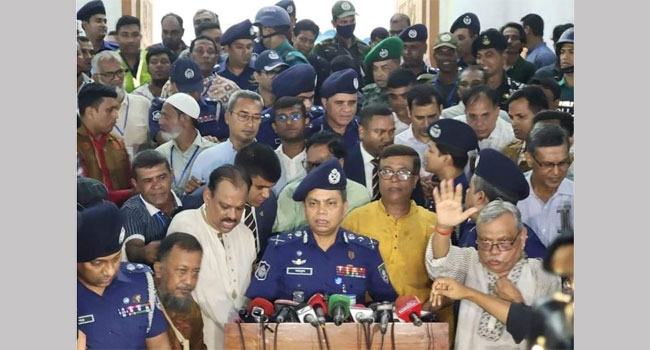 দুর্গাপূজা নিয়ে কোনো বিশৃঙ্খলা ঘটানোর চেষ্টা করলে সহ্য করা হবে না : আইজিপি