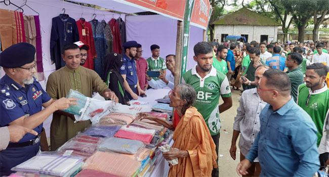ঈশ্বরগঞ্জে দুস্থ অসহায়দের জন্য ফ্রি হাট কর্মসূচি