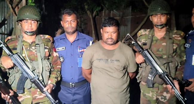 মুজিবনগরে অস্ত্রসহ সাবেক ইউপি সদস্য আটক