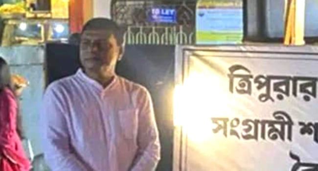 ভারতে ঘুরে বেড়াচ্ছেন সাবেক আইনমন্ত্রীর ঘনিষ্ঠজন তাকজিল