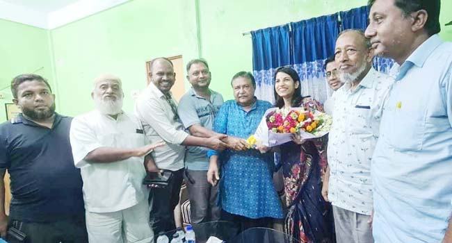 ‘নিউজের ট্রিটমেন্ট নিয়ে কোনো চাপ দেবে না সরকার’