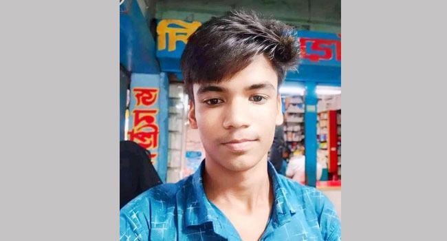কাপাসিয়ায় ডাকাতের ছুরিকাঘাতে পিকআপের হেলপার নিহত, চালক আহত